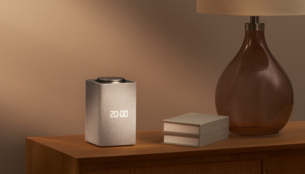 Вот такую колонку я купила домой. Смотрится стильно и не перегружает интерьер