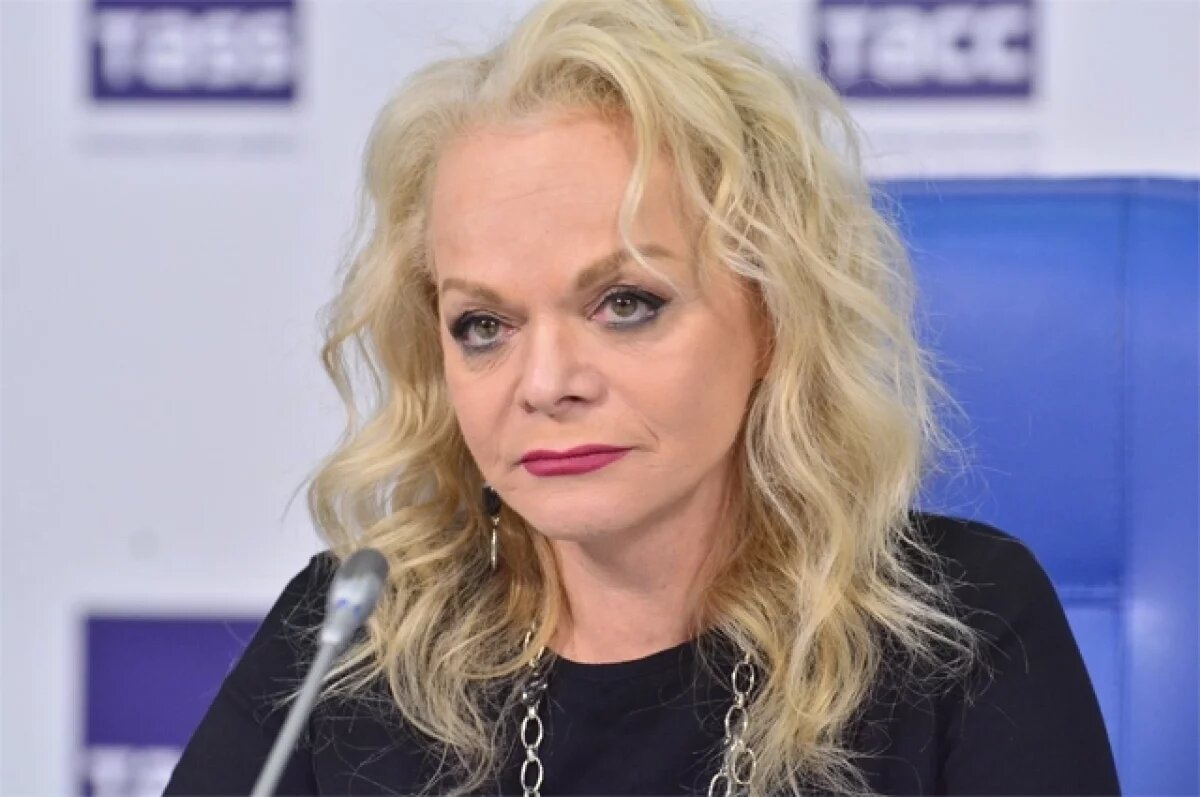 Лариса Долина