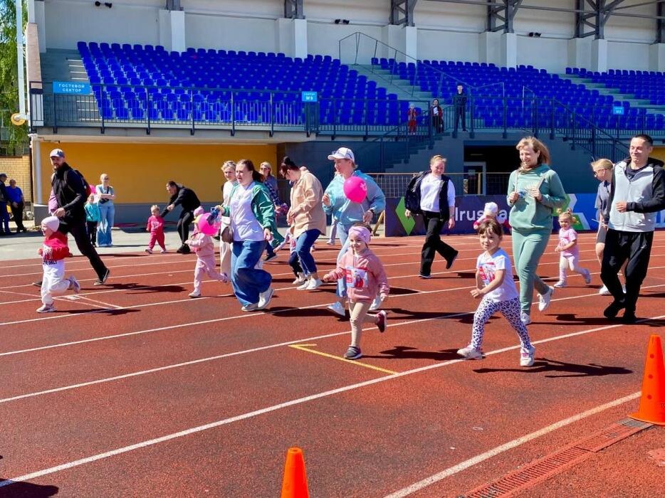 Около двух тысяч человек приняли участие в забеге «Мы – чемпионы» и фестивале «Безопасный город»
Фото: телеграм-канал Бориса Елкина