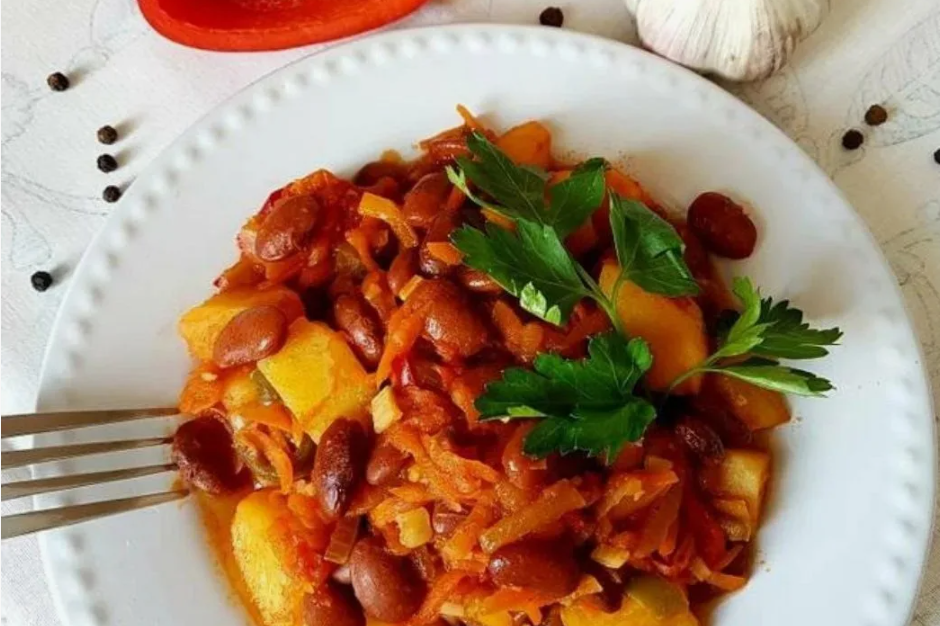 Овощное рагу с фасолью. Источник фото lovimvmeste.ru