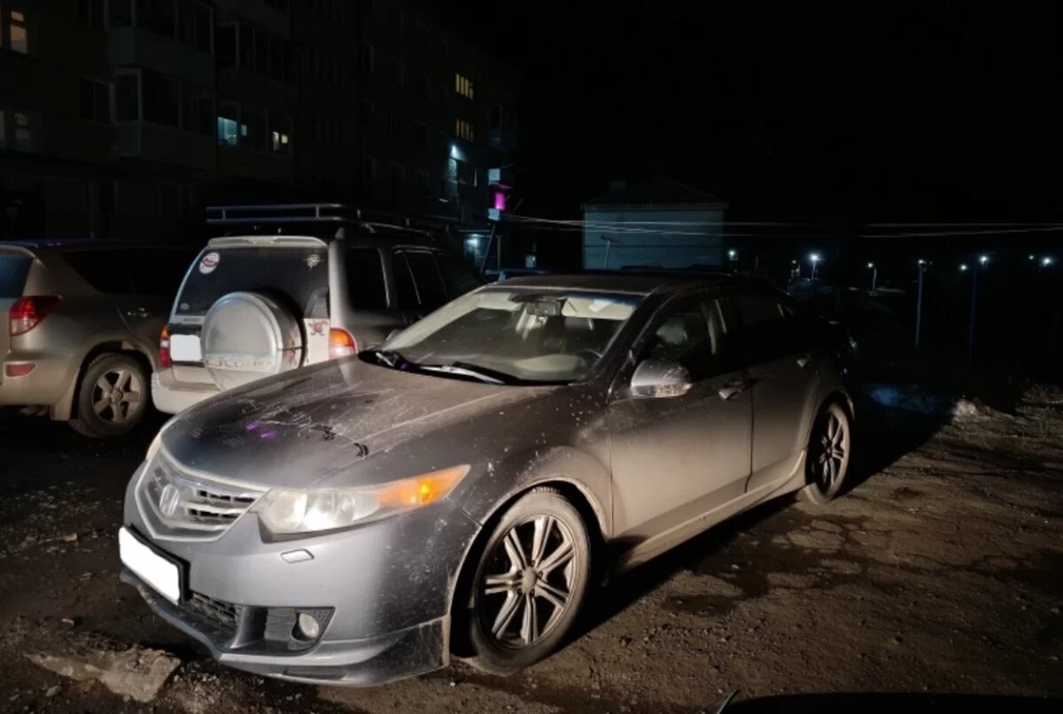    За пинание соседского авто житель Хабаровского края может сесть на два года