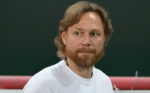 Валерий Карпин