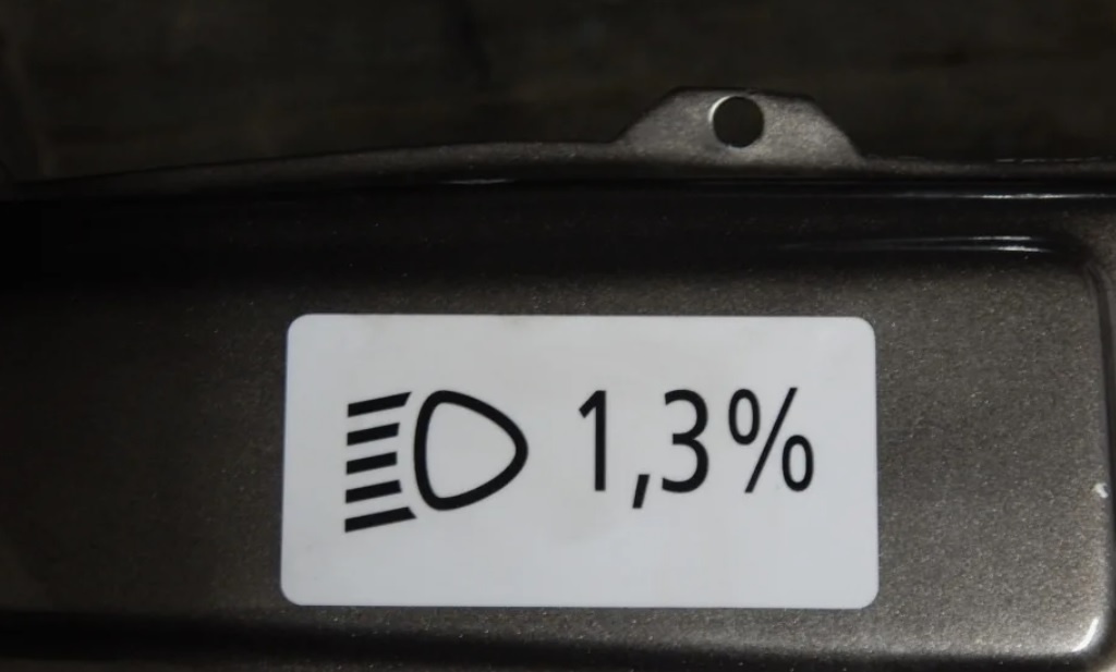 Наклейка под капотом - фото из интернета