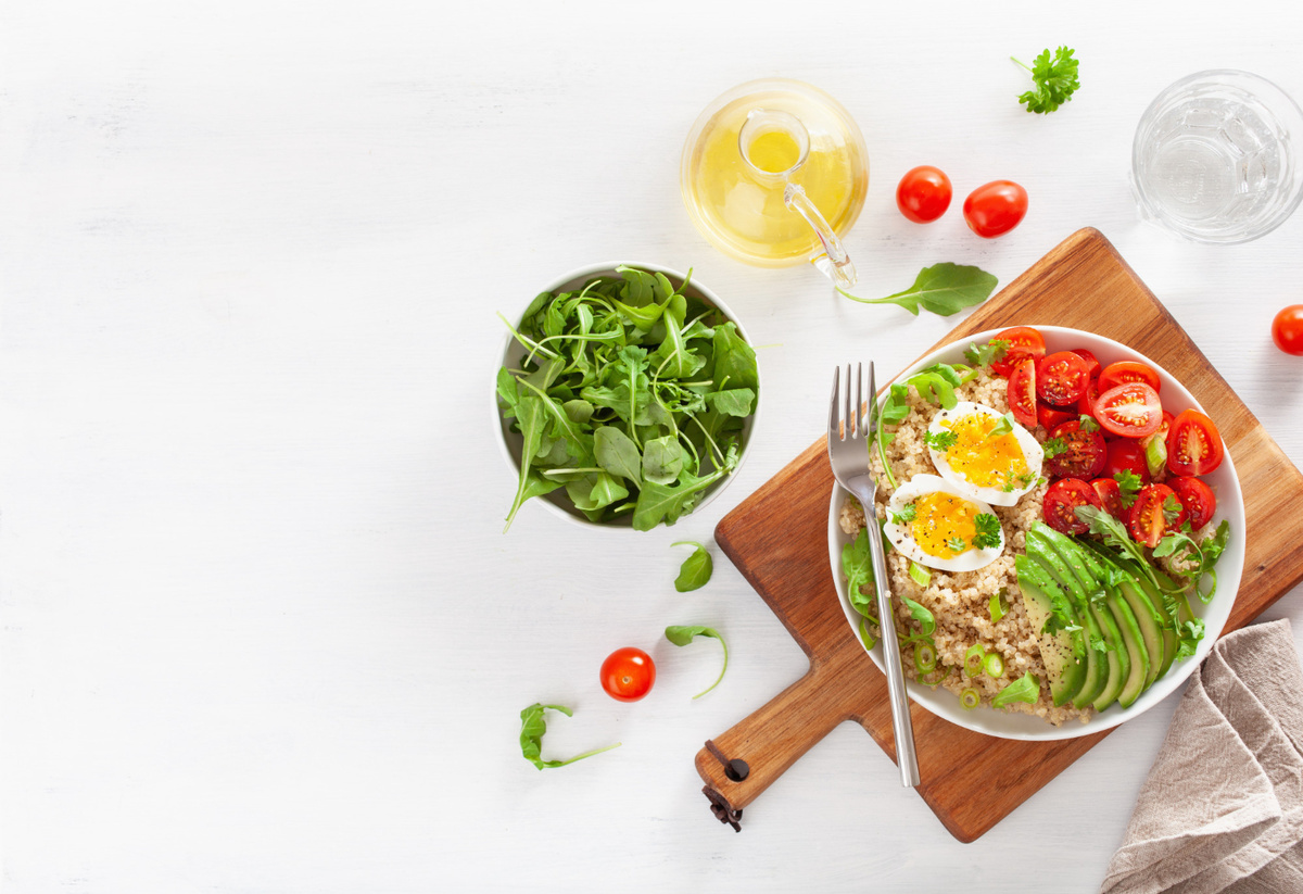 2 июня отмечается День здорового питания — отличный повод поговорить о том, как наш рацион влияет на состояние зубов и десен.