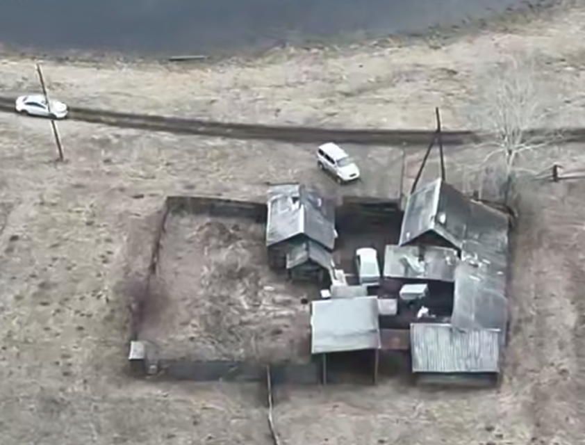 В частном доме полицейские обнаружили более 67 килограммов приготовленных веществ. Помещение для приготовления запрещенных веществ оборудовал 28-летний иркутянин.