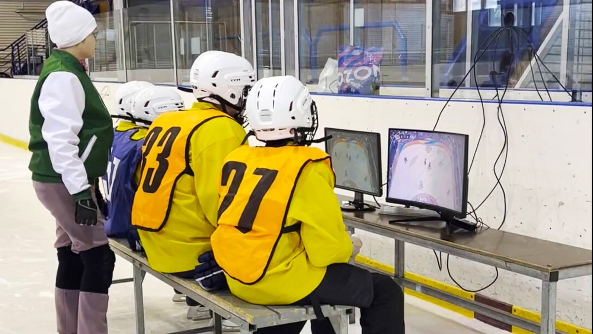    В Сургуте прошёл первый турнир по фиджитал-хоккею