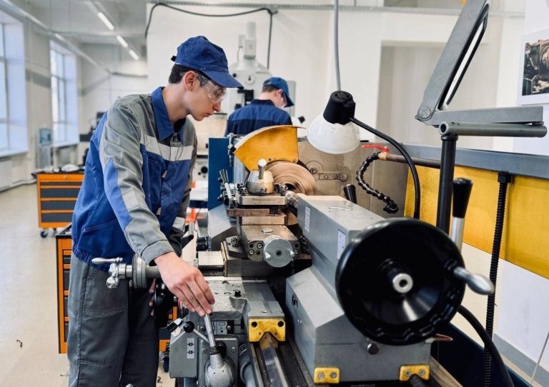    В колледжах и техникумах Оренбуржья начались демонстрационные экзамены Оренбуржье