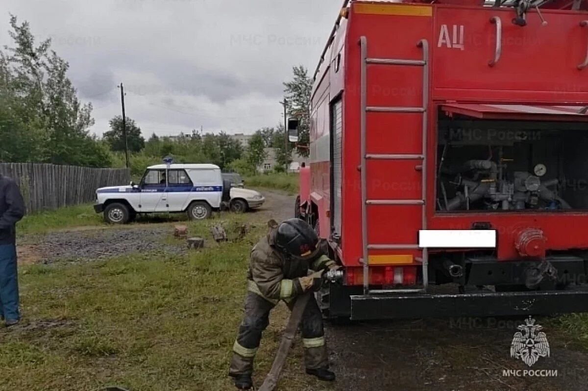    36 пожаров потушили за сутки на Среднем Урале