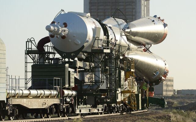 Ракета на стартовой площадке космодрома "Байконур", архивное фото