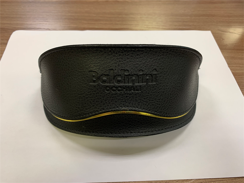 Предъявленные на экспертизу солнечные очки