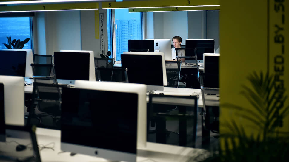 56% опрошенных казанцев работают сверхурочно.📷Фото: Влад Некрасов / Коммерсантъ