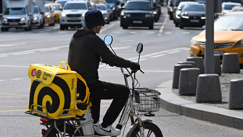 Летом в Татарстане курьерам-подросткам предлагают зарплату до 225 тысяч рублей.📷Фото: Дмитрий Духанин / Коммерсантъ