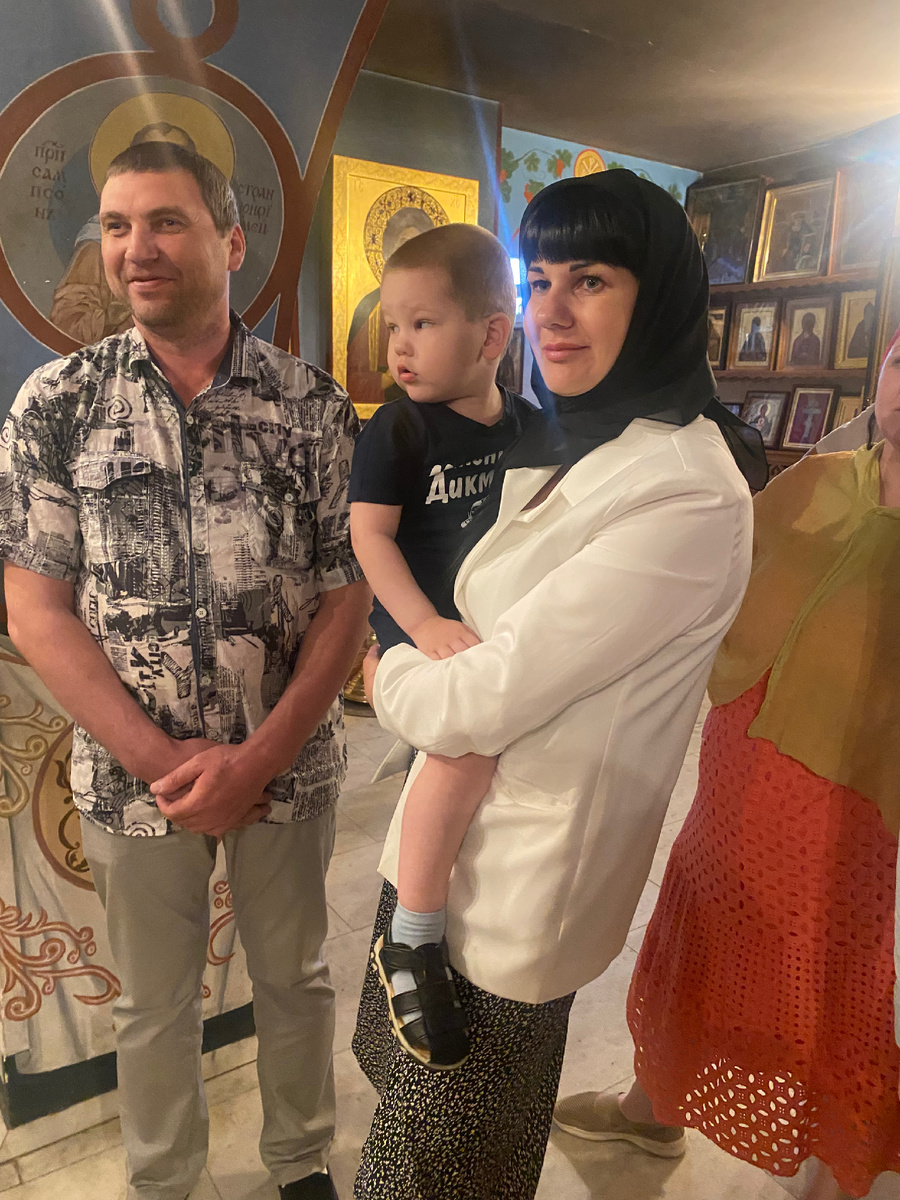 Муж с кумой и крестником 