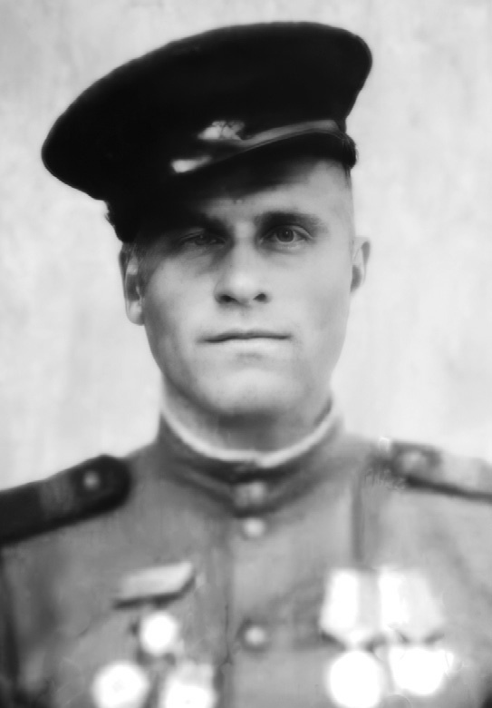 Самым же старшим фронтовиком в Усмани был Николай Григорьевич Тесленко, тоже сержант Великой Отечественной, 1923 года рождения.