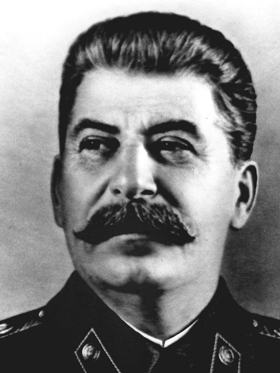 Ио́сиф Виссарио́нович Ста́лин — российский революционер, советский политический, государственный, военный и партийный деятель. Фактический руководитель СССР.