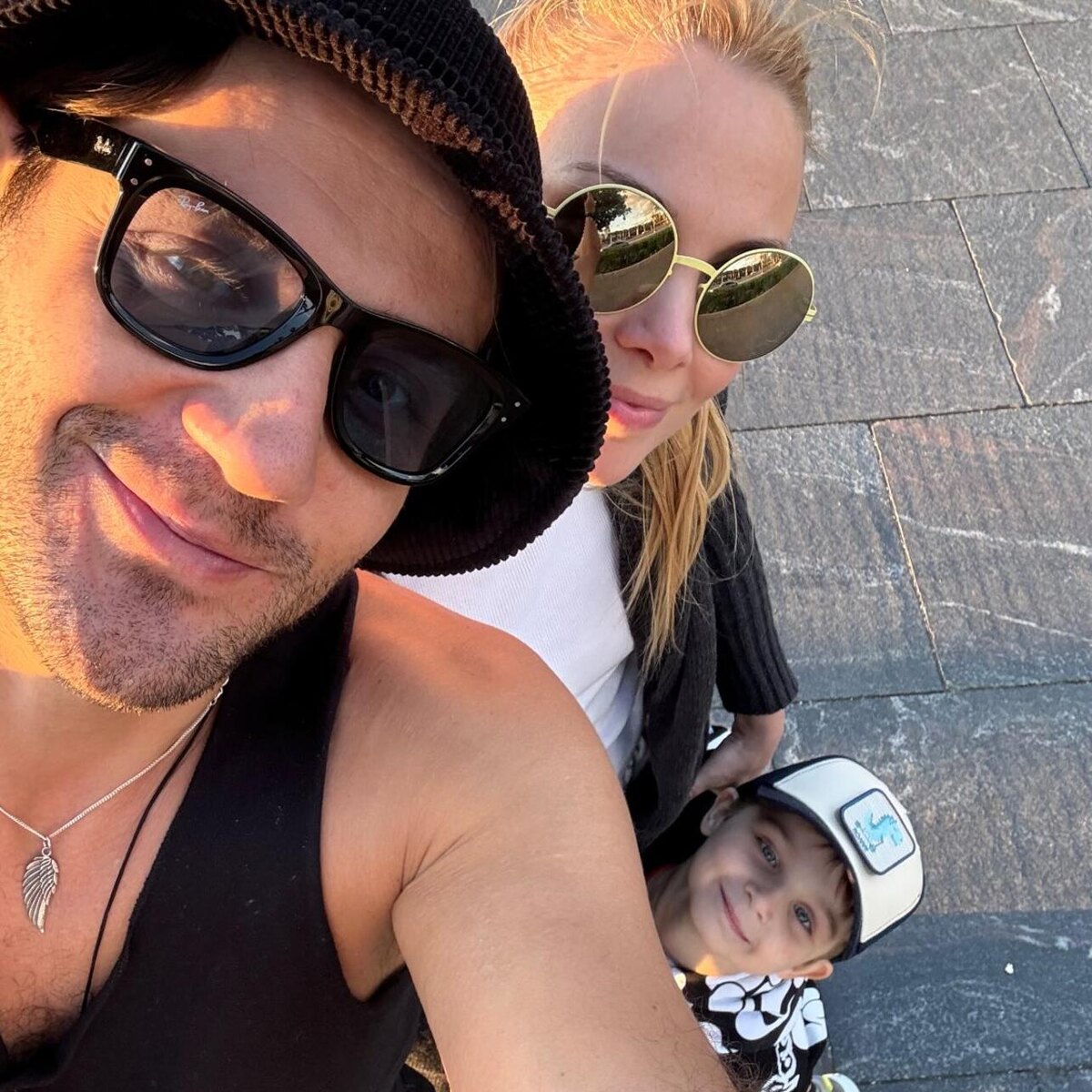    Марк Богатырев и Татьяна Арнтгольц с сыном Социальные сети