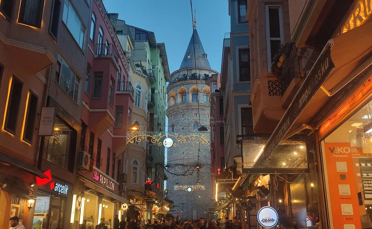    В Турции приглашают туристов посетить археологические достопримечательности и музеи в темное время суток