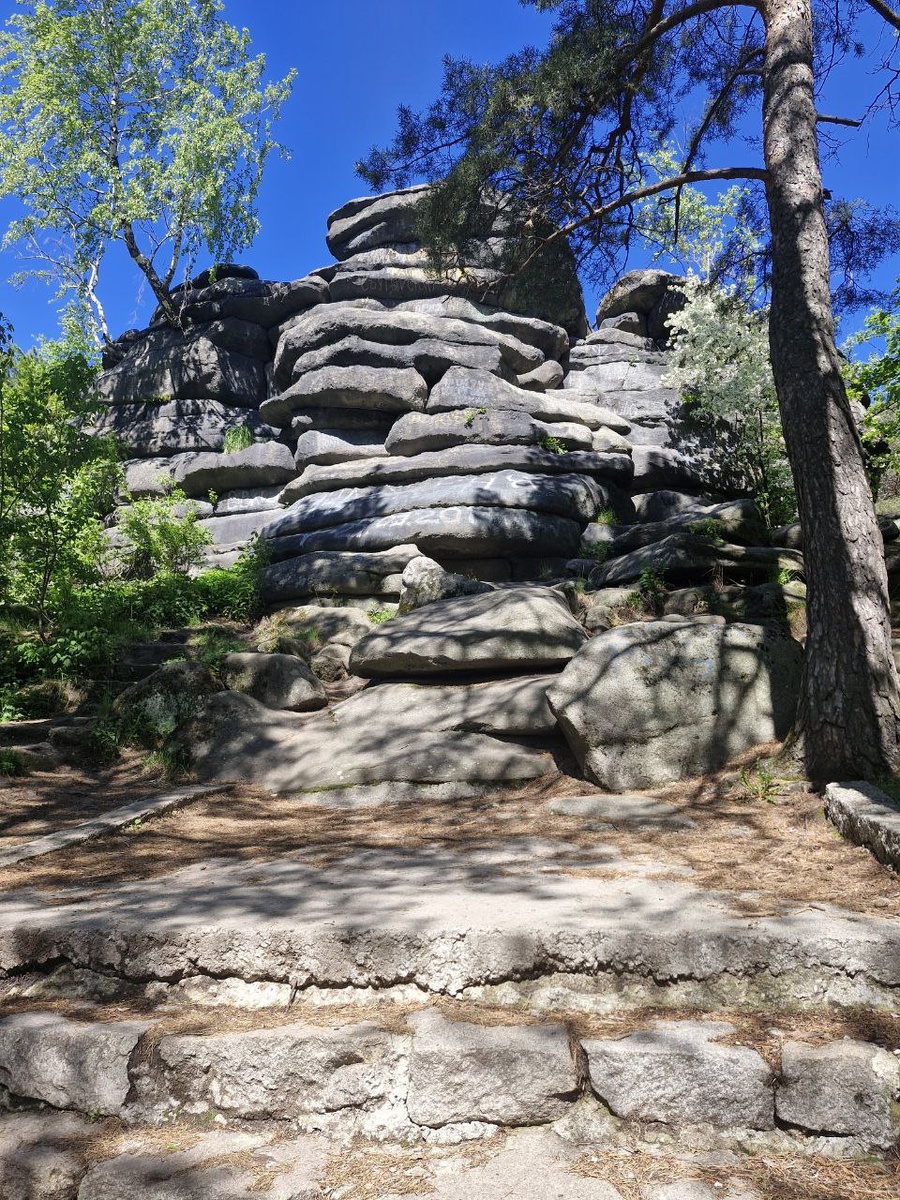 Каменные палатки 