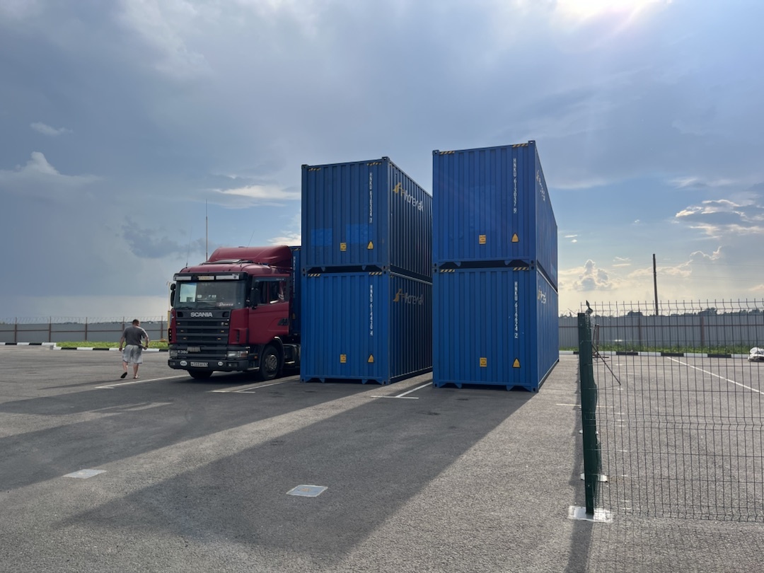 Хранение на СВХ "Термина Никольский" в контейнерах