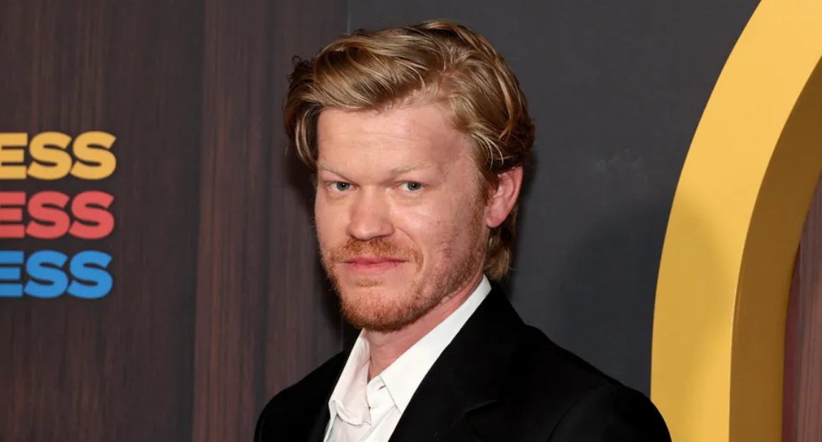 Джесси Племонс 