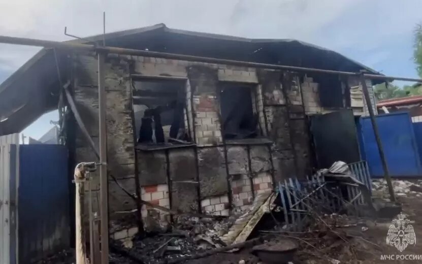    Два дома сгорели в деревне под Ижевском