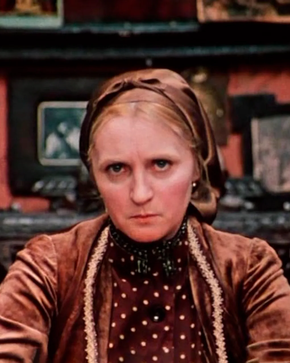 Кадр из художественного фильма Леонида Гайдая «Двенадцать стульев» (1971)