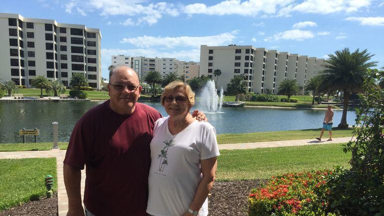 Боумэн и Суэлла на территории кондоминимума.