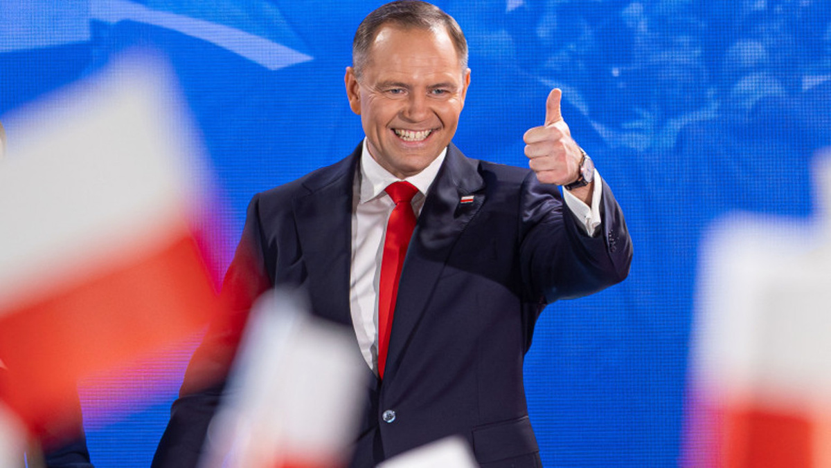    Кароль Навроцкий официально избран президентом Польши