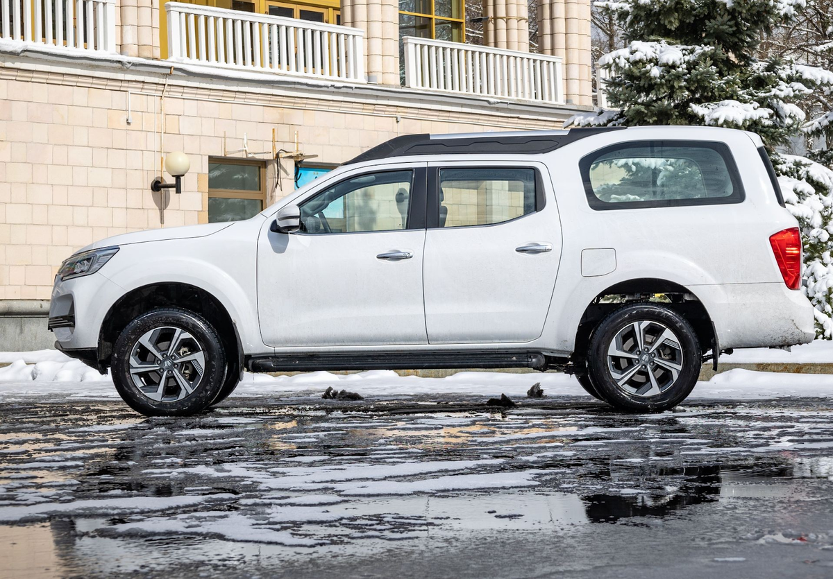 Клиренс – 215 мм