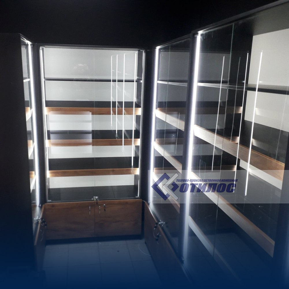 Комплект оборудования для магазина, выполненный в теплых древесных тонах. Материал изготовления ЛДСП