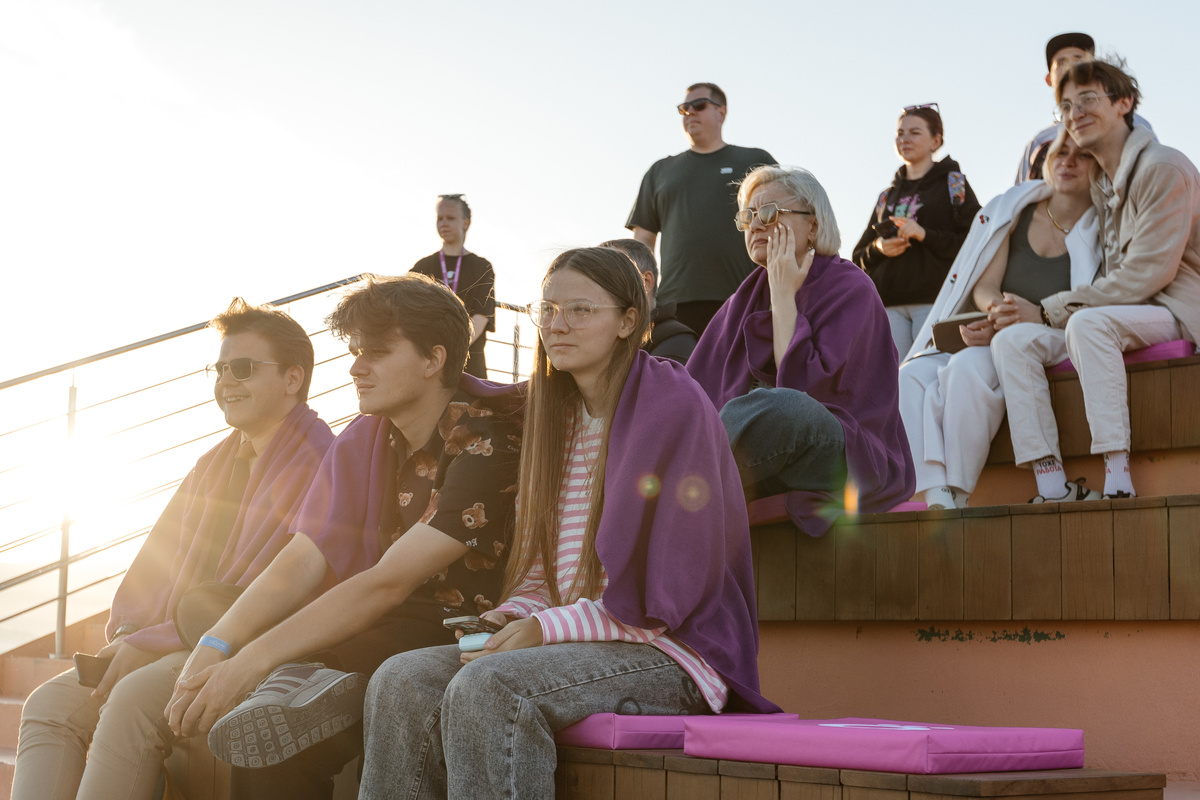 Зрители в кинотеатре под открытым небом на территории арт-кластера «Таврида»
Фото: пресс-служба арт-кластера