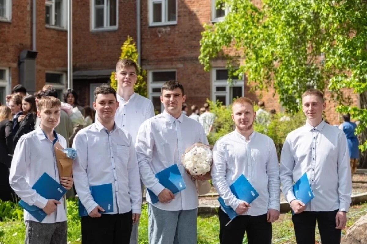    Выпускники омских колледжей трудоустраиваются на ОНПЗ