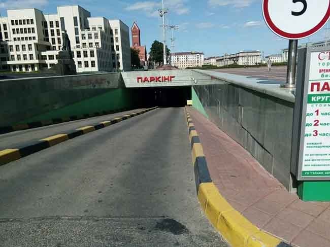 Хороший паркинг начинается не со шлагбаума, а с информационного указателя «Яндекс. Карты»