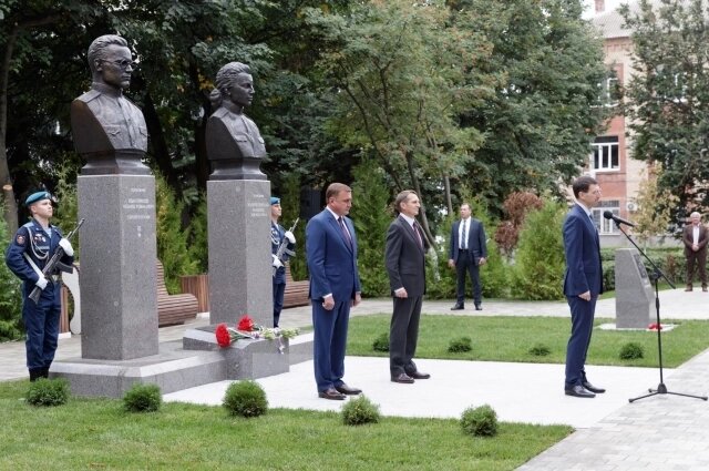    Открытие сквера разведчиков в Узловой. Фото: Правительство Тульской области