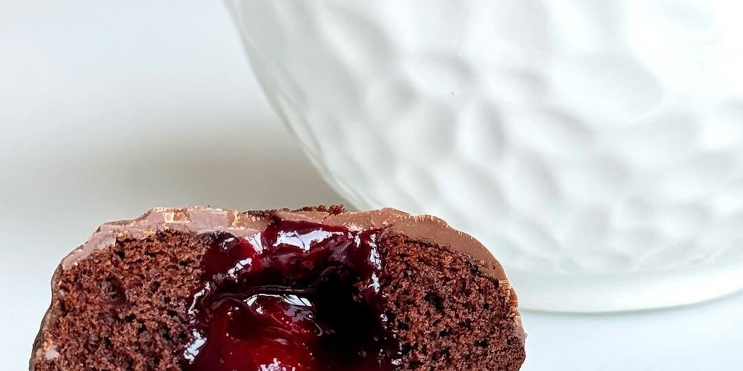 ШОКОЛАДНЫЕ МАДЛЕН С ЖИДКИМ ВИШНЕВЫМ ЦЕНТРОМ от Стаси Варкаловой 🍒