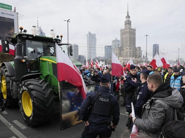    © AP Photo / Czarek Sokolowski