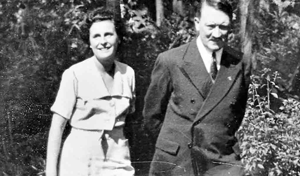 Лени Рифеншталь на одной из встреч с Гитлером