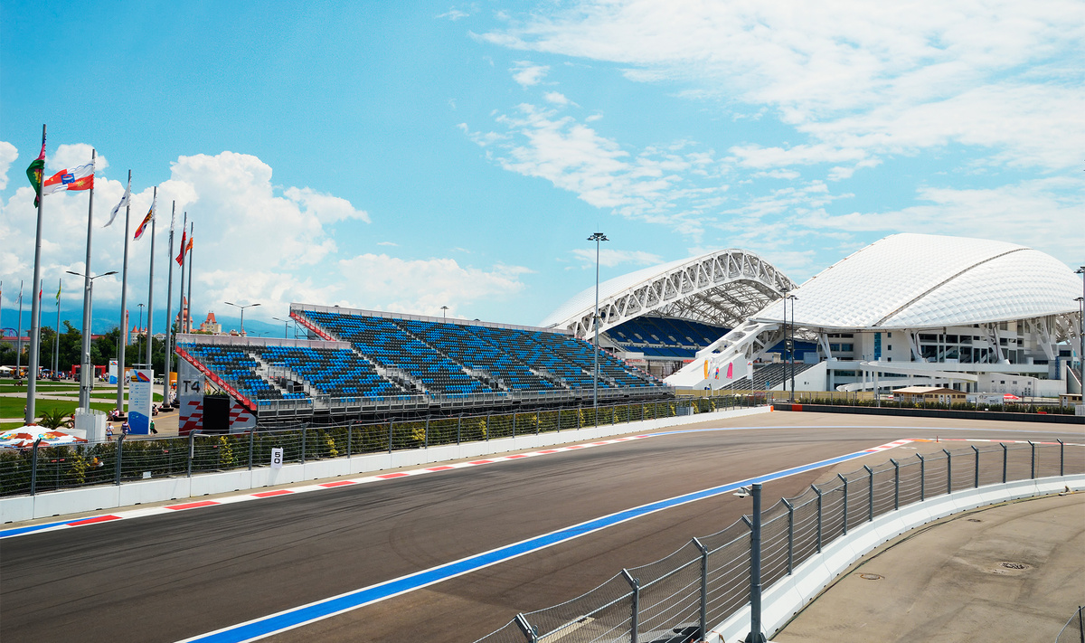 Здесь можно посмотреть гонки «Формулы-1».Фото: TCSO / Shutterstock.com
