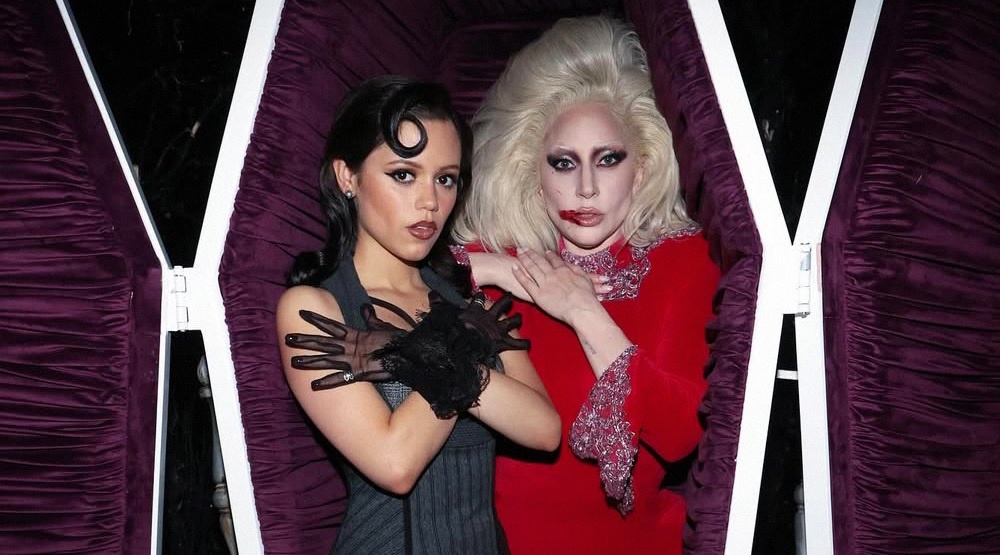     Леди Гага (справа) со звездой «Уэнсдэй» Дженной Ортегой / Фото: соцсети Леди Гаги