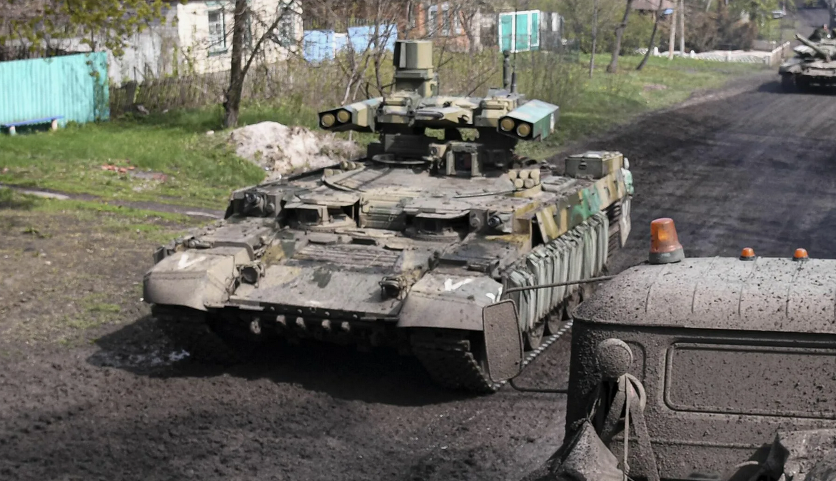БМПТ месит грязь где-то в действующей армии. Весна 2025 года. Фото из соцсетей