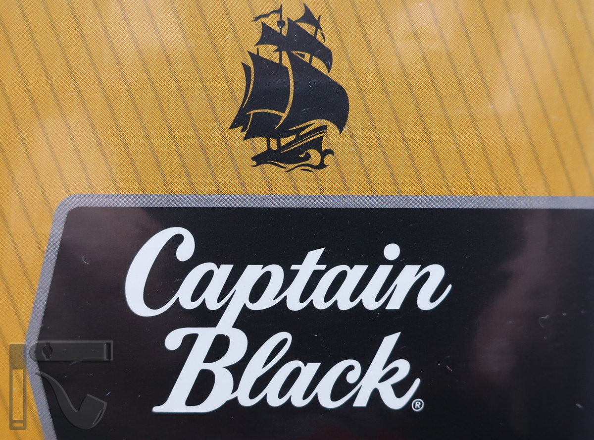 Табак Captain Black. Фото: © канал "Уголок Курильщика"
