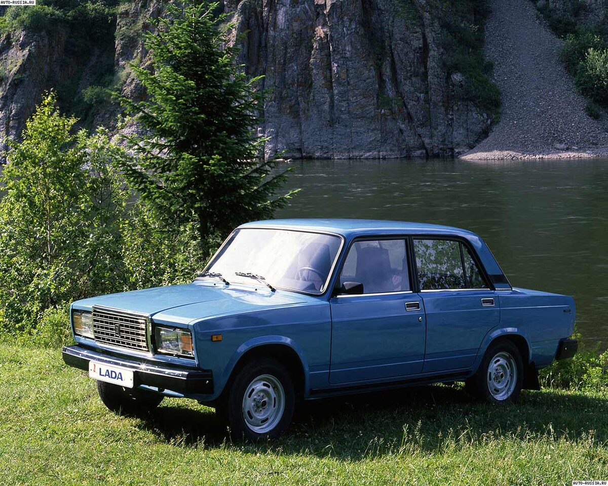 СИНИЙ ВАЗ-2107