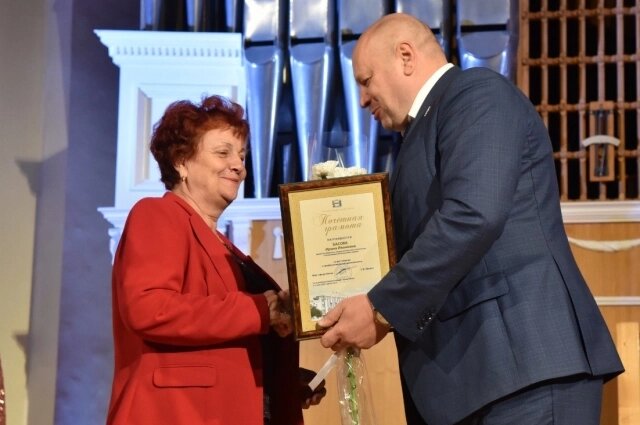    Благодарности получили бизнесмены, медики, педагоги и деятели культуры, которые делают город комфортнее и современнее. Фото: Администрация города Омска/ Сергей Сапоцкий