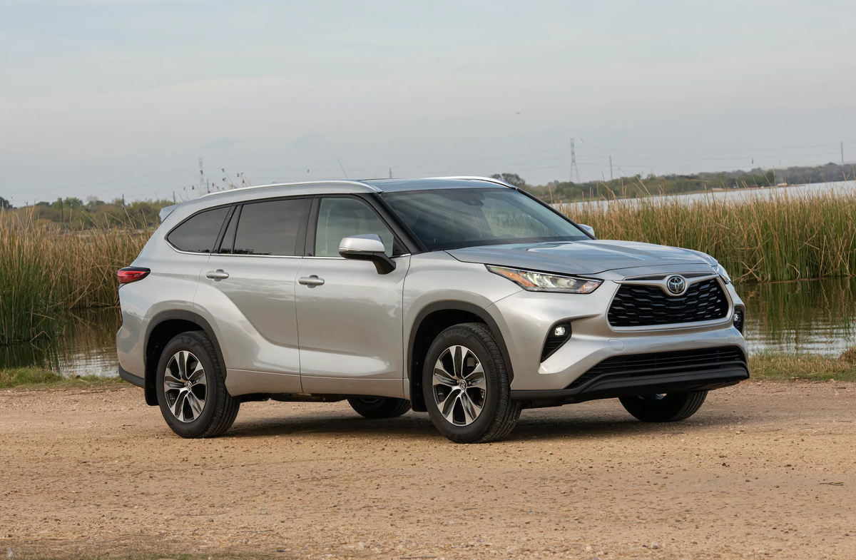 фото взято из https://www.thecarconnection.com/tips/compare/1126449_2020-toyota-highlander-vs-2020-kia-telluride-compare-cars-crossover-suvs