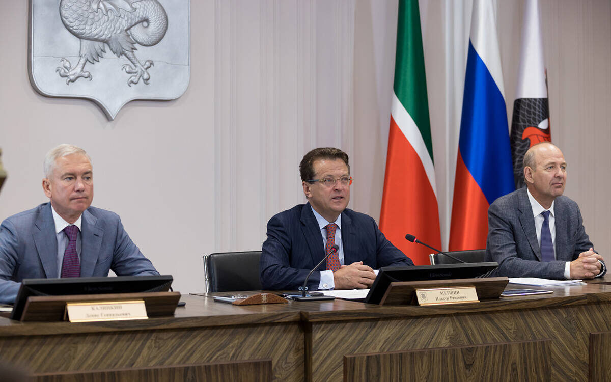 Ильсур Метшин: «Важная работа. Посадка деревьев и цветов очень влияет на красоту нашего города, настроение»Фото: kzn.ru