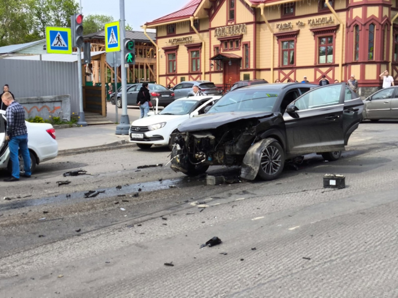    Водитель устроил массовую аварию, сбегая от полиции в Сортавалесоцсеть Сергея Крупина