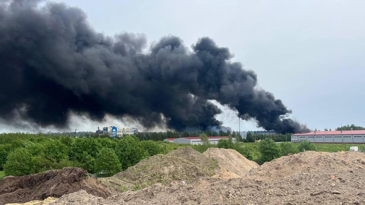 Фото пожара в Янино: 78.ru