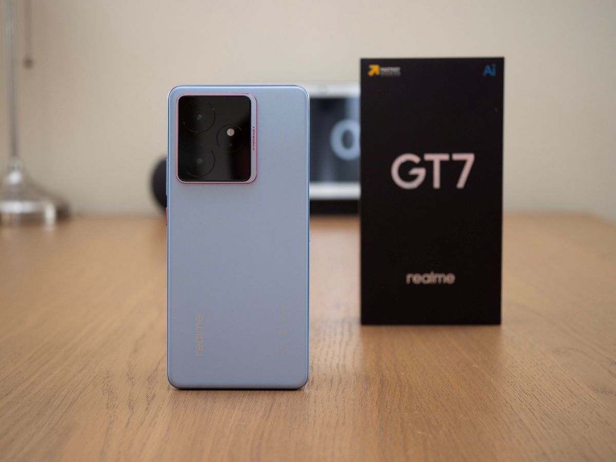 Дизайн смартфона Realme GT 7