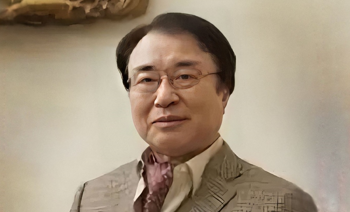  Хироми Шинья.