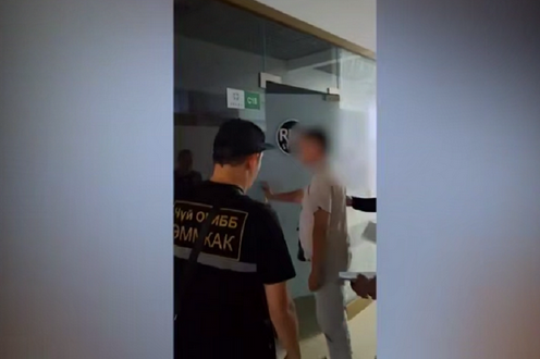 Обыск. Фрагмент оперативной съемки ГУВД Чуйской области